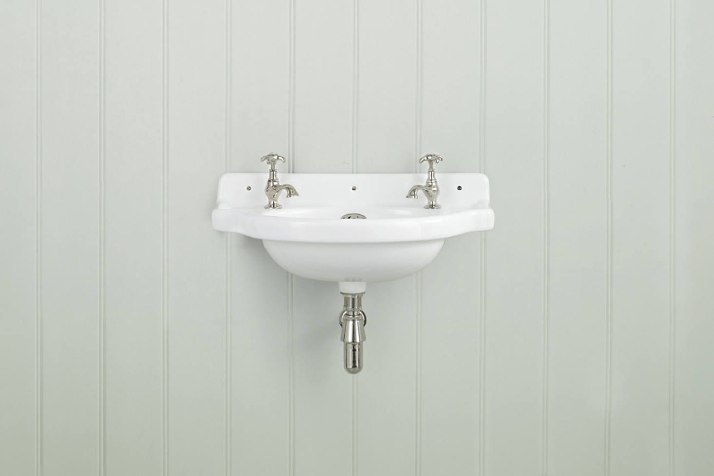 traditional wall mounted bathroom sinks